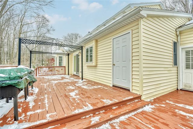 1164 Woodbridge Lane, Webster, NY 14580