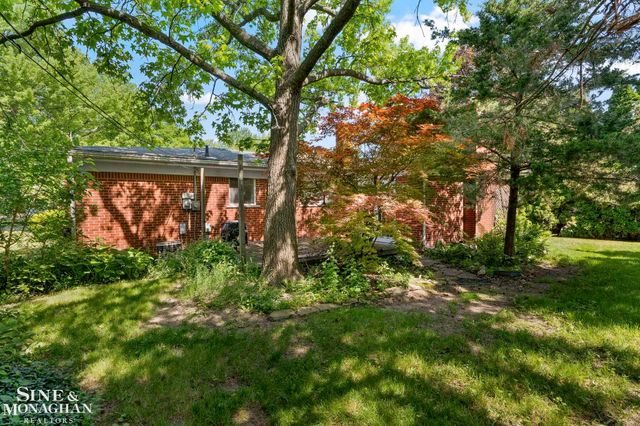 22030 Marter Road, Saint Clair Shores, MI 48080