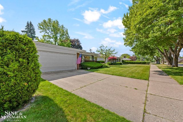 22030 Marter Road, Saint Clair Shores, MI 48080