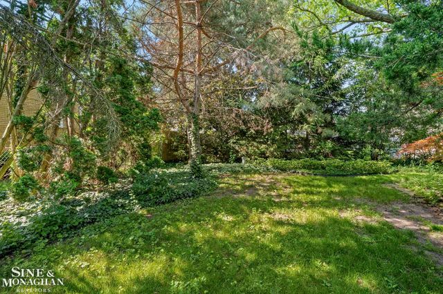 22030 Marter Road, Saint Clair Shores, MI 48080