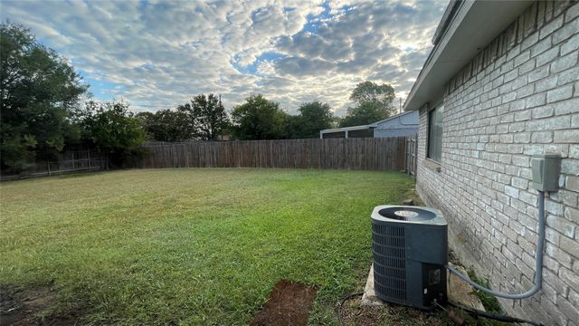 6813 Newcastle Place, North Richland Hills, TX 76182