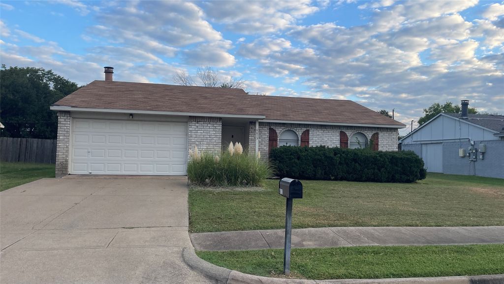 6813 Newcastle Place, North Richland Hills, TX 76182