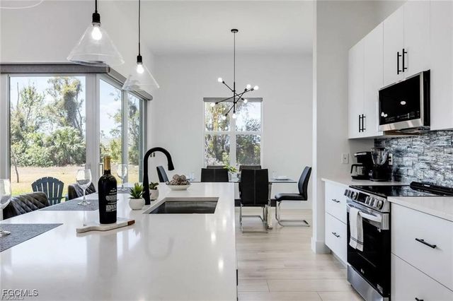 300 Chiquita BLVD N, Cape Coral, FL 33993