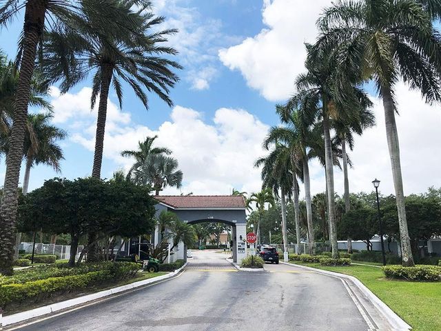 3775 SW 50th Street, Fort Lauderdale, FL 33312