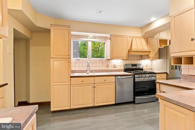 120 YATES STREET, Mount Holly Springs, PA 17065