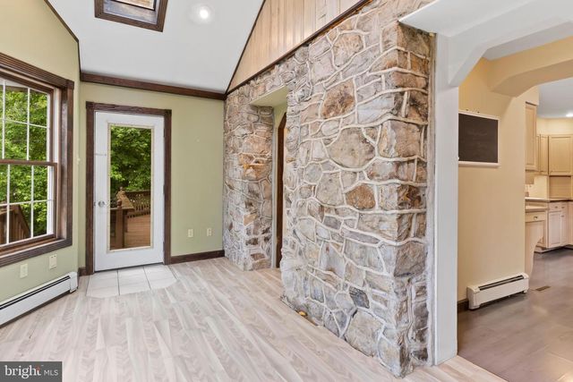 120 YATES STREET, Mount Holly Springs, PA 17065