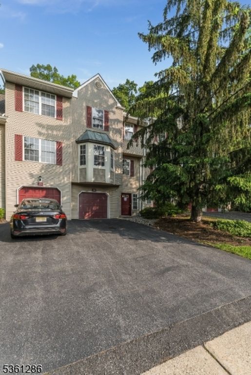 123 Pinehurst Dr, Washington Twp., NJ 07882
