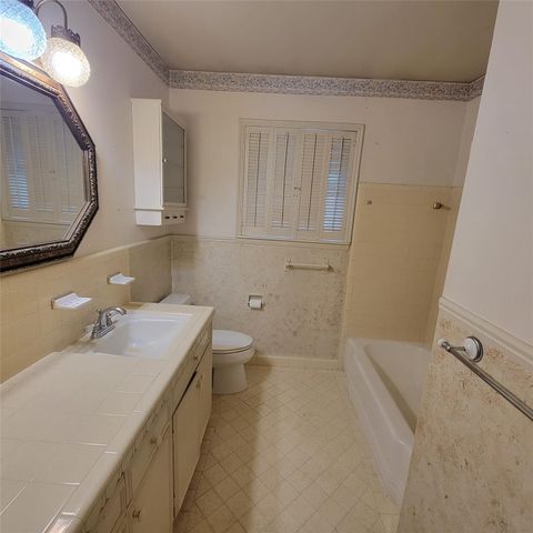 5718 Burlinghall Drive, Houston, TX 77035