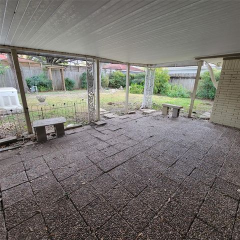 5718 Burlinghall Drive, Houston, TX 77035