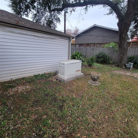 5718 Burlinghall Drive, Houston, TX 77035