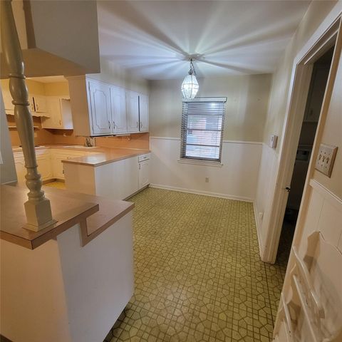 5718 Burlinghall Drive, Houston, TX 77035