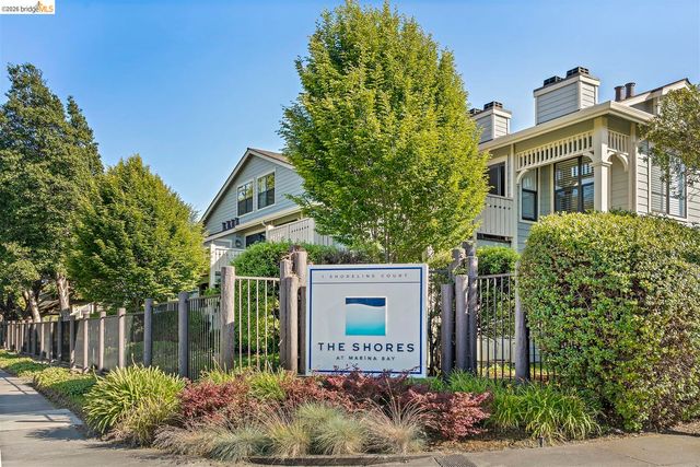 220 Lakeshore Ct, Richmond, CA 94804