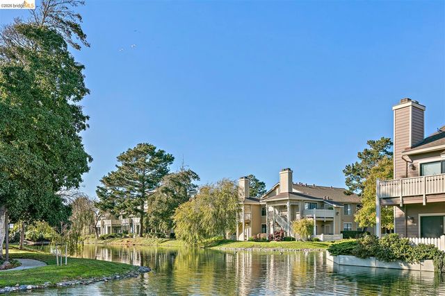 220 Lakeshore Ct, Richmond, CA 94804