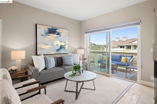 220 Lakeshore Ct, Richmond, CA 94804