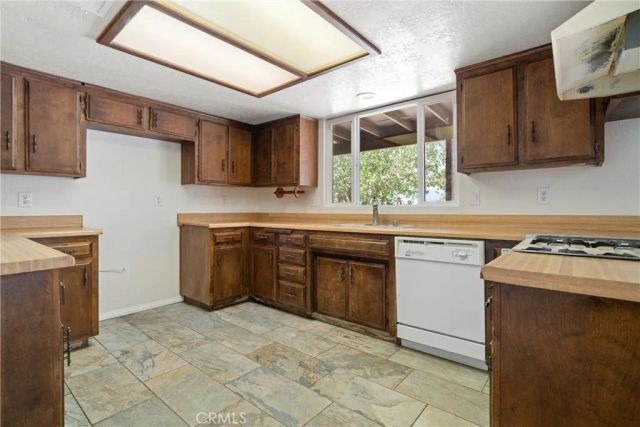 7435 Poppy, California City, CA 93505
