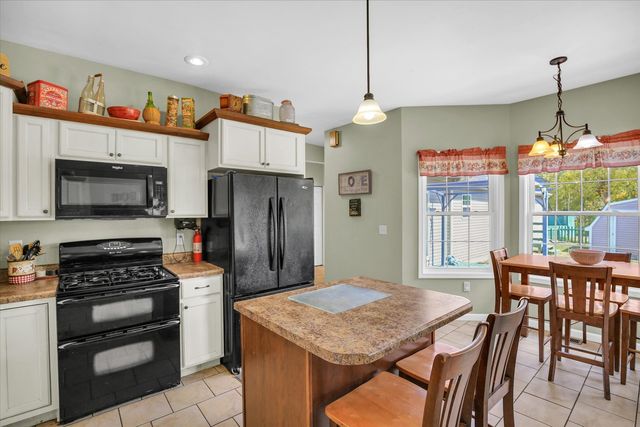 48 Nightingale Circle, Camargo, IL 61919