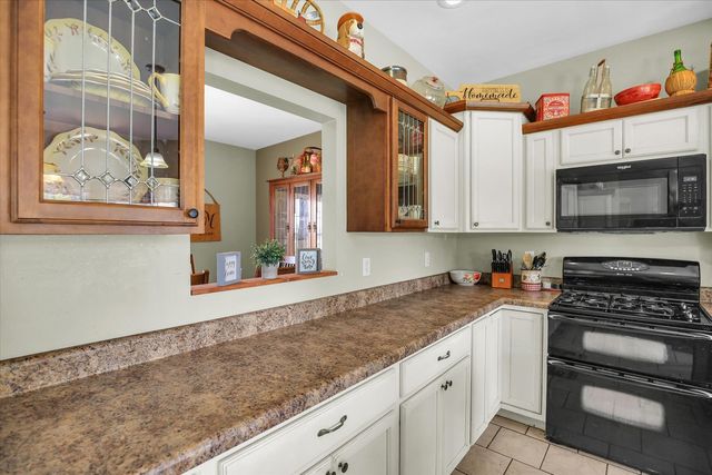 48 Nightingale Circle, Camargo, IL 61919