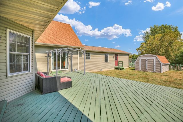 48 Nightingale Circle, Camargo, IL 61919