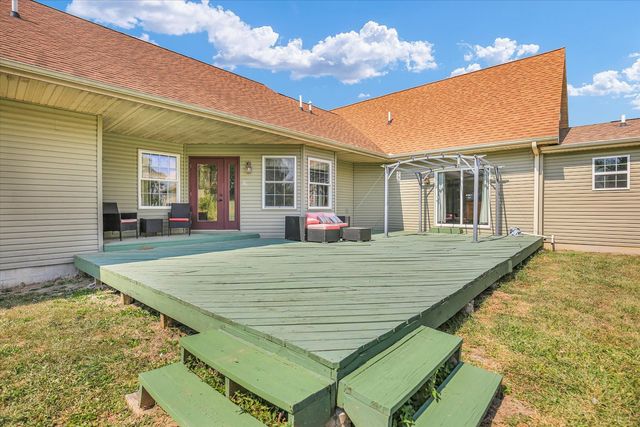 48 Nightingale Circle, Camargo, IL 61919