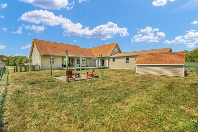 48 Nightingale Circle, Camargo, IL 61919