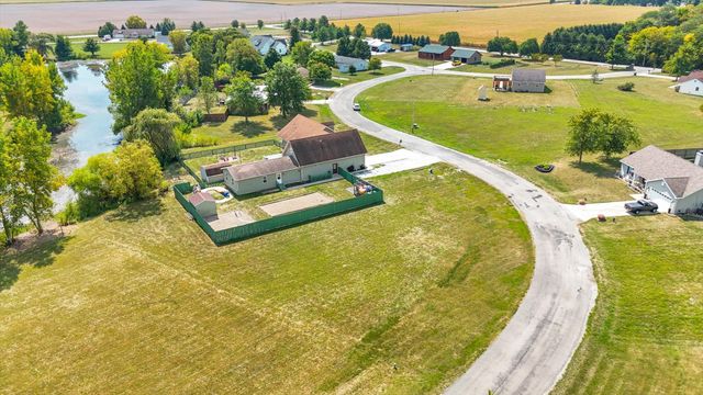 48 Nightingale Circle, Camargo, IL 61919