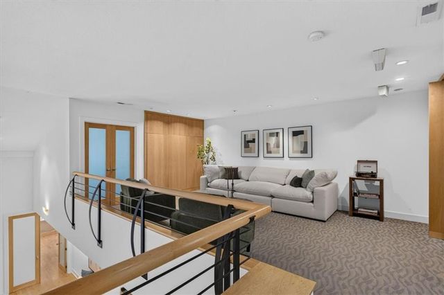 6320 Kennett Place, Mission, KS 66202