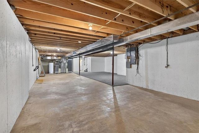 6320 Kennett Place, Mission, KS 66202
