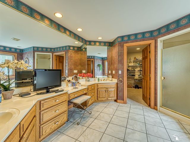 5535 E Dartmoor Drive, Monroe, MI 48161