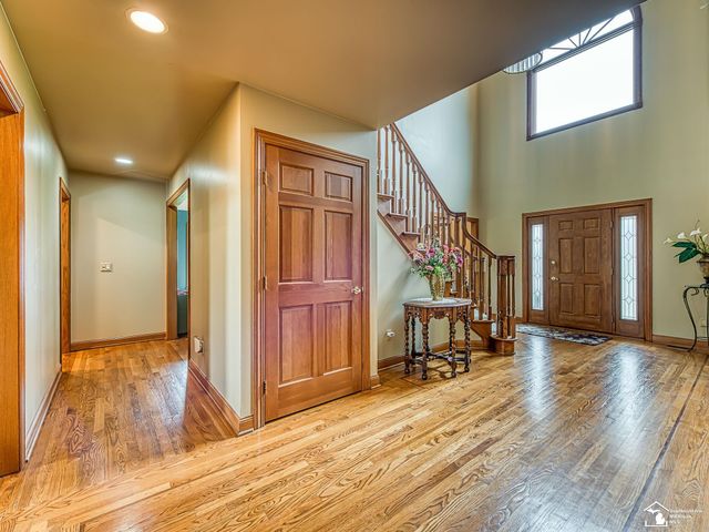 5535 E Dartmoor Drive, Monroe, MI 48161
