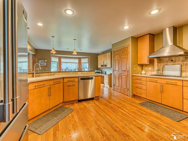 5535 E Dartmoor Drive, Monroe, MI 48161