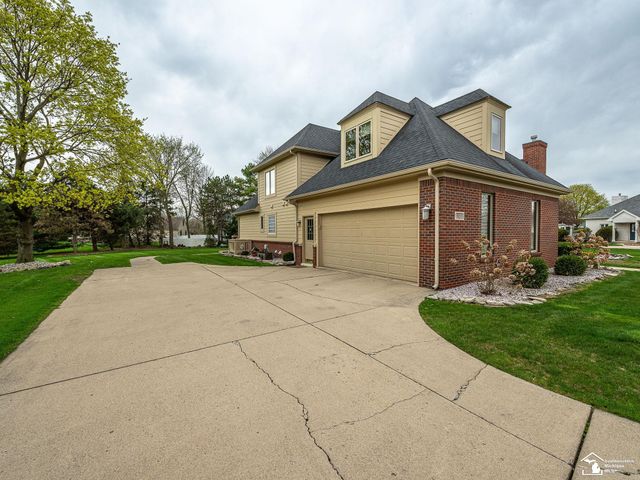5535 E Dartmoor Drive, Monroe, MI 48161