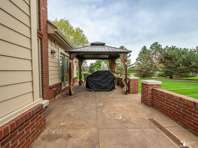 5535 E Dartmoor Drive, Monroe, MI 48161