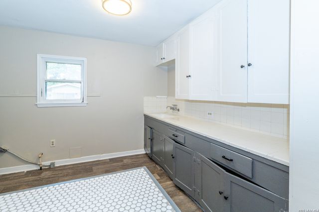 146 Vassar Ln Apt 2, San Antonio, TX 78212