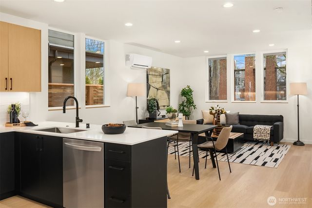 1453 22nd Avenue, Seattle, WA 98122