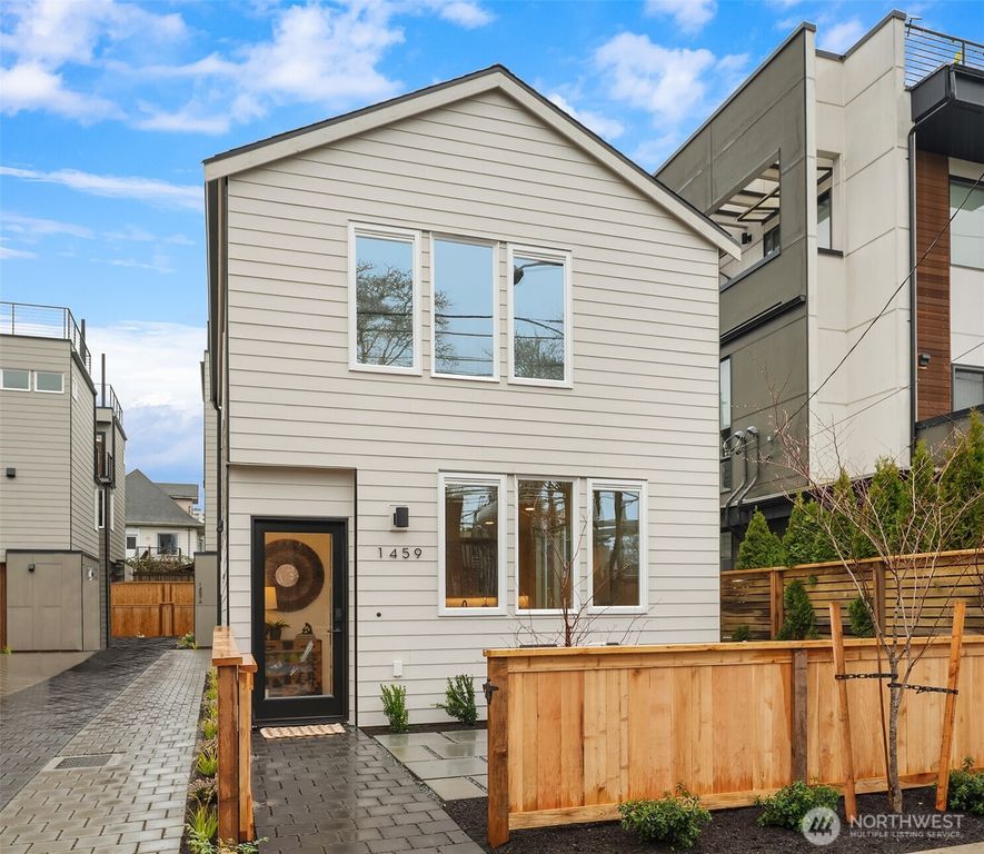 1453 22nd Avenue, Seattle, WA 98122