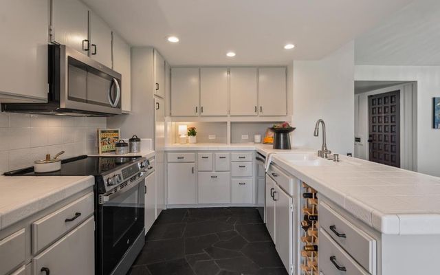 3776 FAIR HILL Rd, Fair Oaks, CA 95628