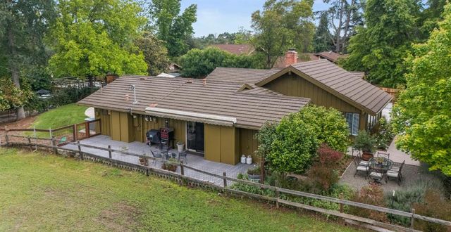 3776 FAIR HILL Rd, Fair Oaks, CA 95628