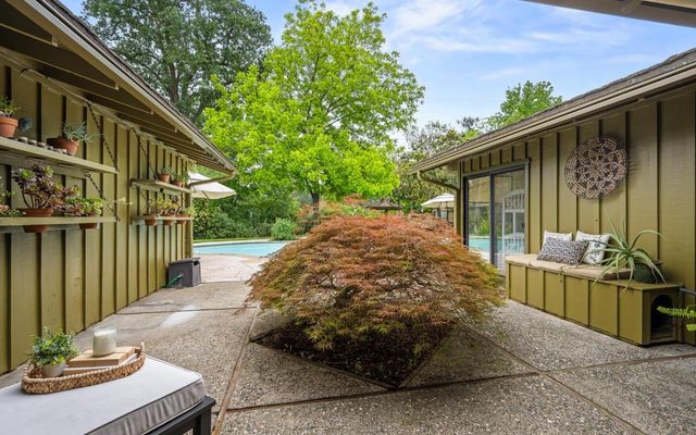 3776 FAIR HILL Rd, Fair Oaks, CA 95628