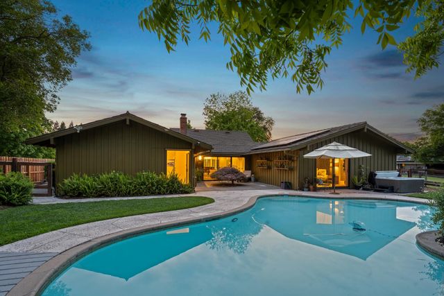 3776 FAIR HILL Rd, Fair Oaks, CA 95628