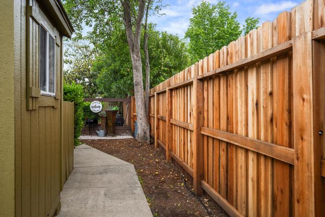 3776 FAIR HILL Rd, Fair Oaks, CA 95628