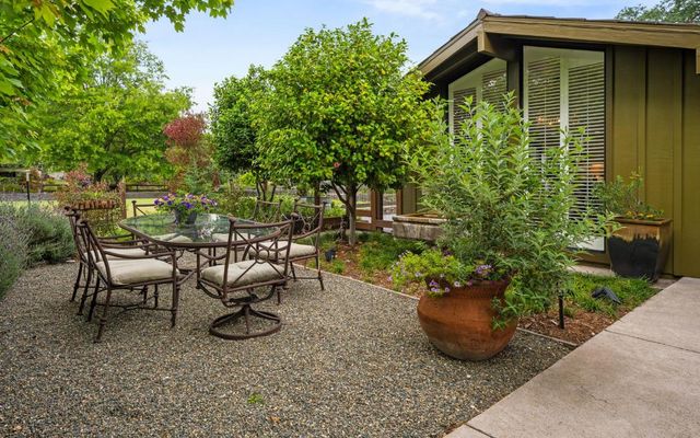 3776 FAIR HILL Rd, Fair Oaks, CA 95628