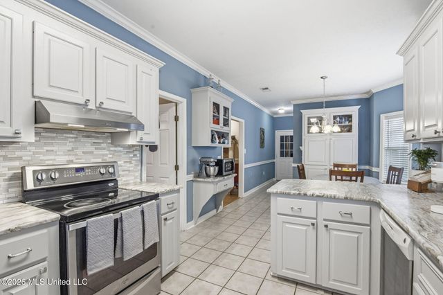 180 Woodlands Cove, Brandon, MS 39047