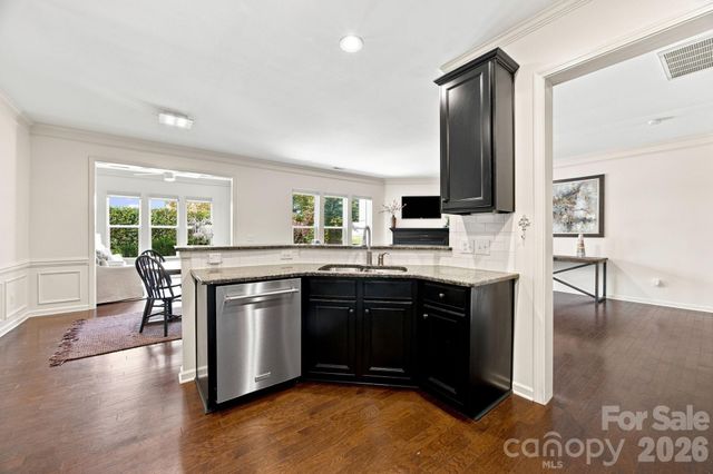5842 Glassport Lane, Charlotte, NC 28210