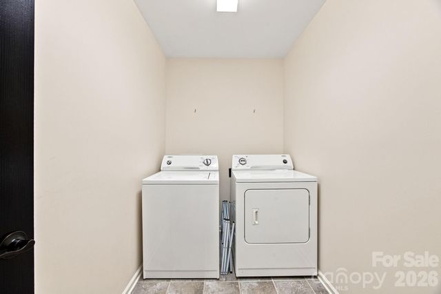 5842 Glassport Lane, Charlotte, NC 28210