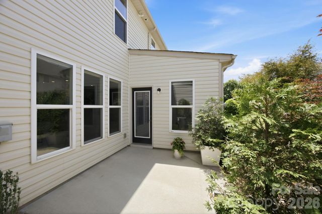 5842 Glassport Lane, Charlotte, NC 28210