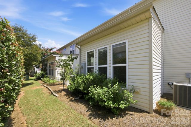 5842 Glassport Lane, Charlotte, NC 28210