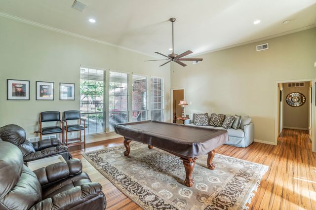 1006 Sandra Lane, Grand Prairie, TX 75052