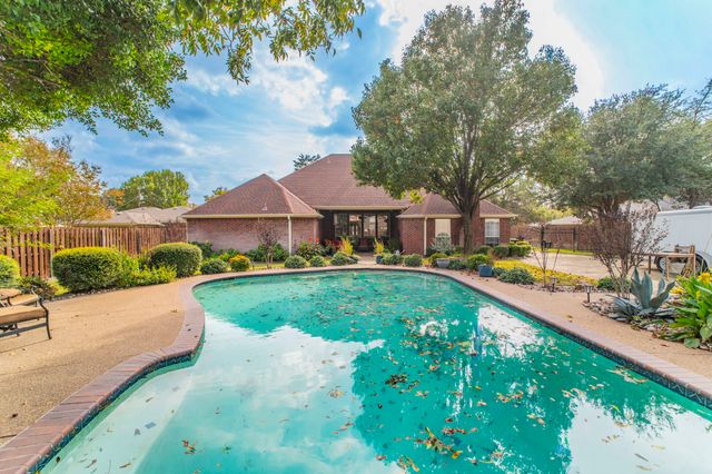 1006 Sandra Lane, Grand Prairie, TX 75052