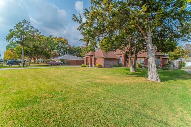 1006 Sandra Lane, Grand Prairie, TX 75052