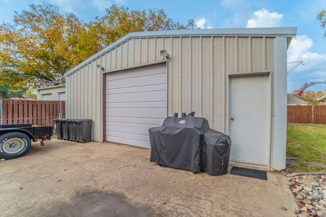 1006 Sandra Lane, Grand Prairie, TX 75052